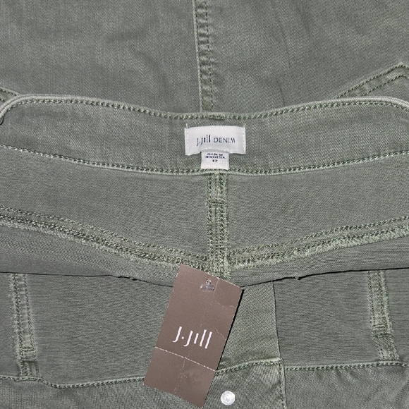 J. Jill Denim Utility Skirt

Lightwillow Size 12 - Picture 4 of 5